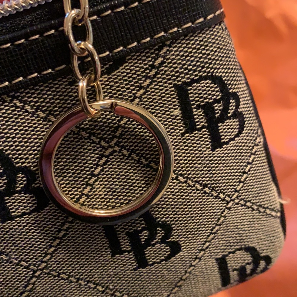 Dooley & Bourke Wristlet - Picture 4 of 5